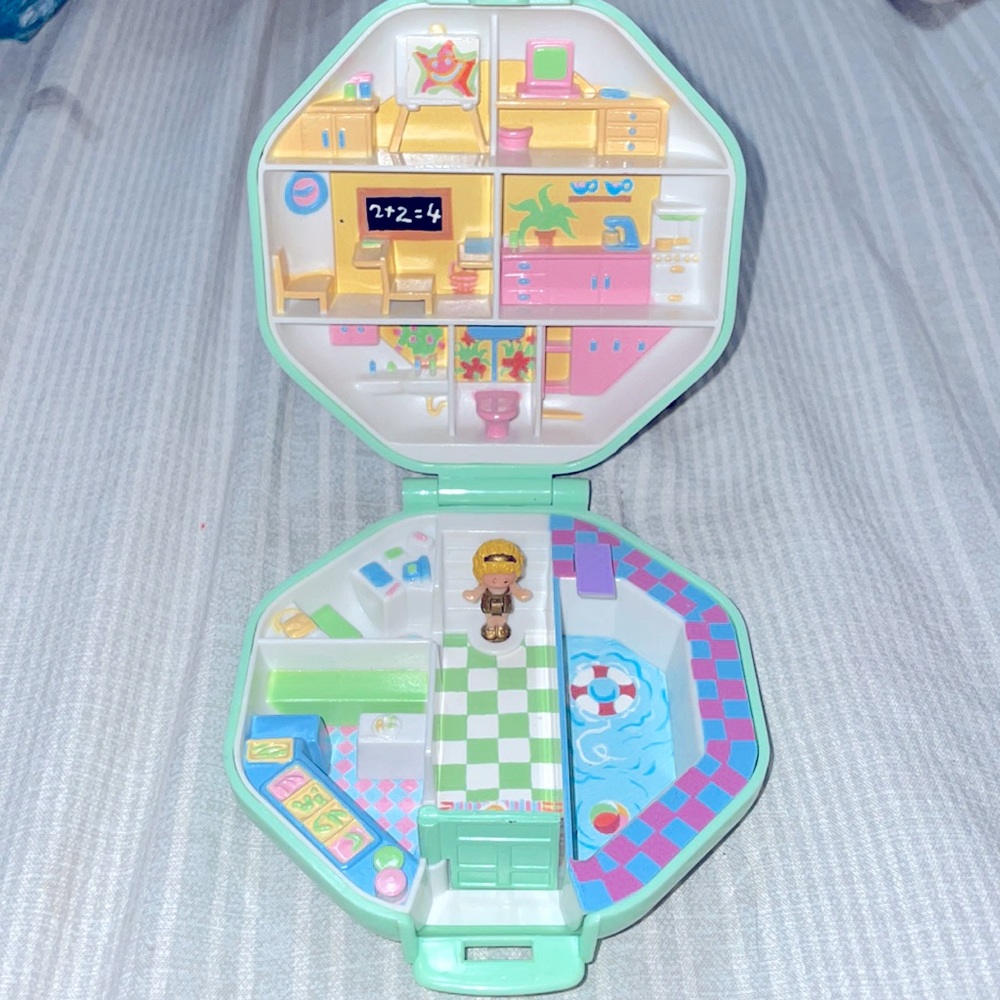 Polly Pocket vintage 1990 Pollyβs school playset